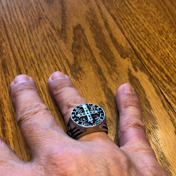 Men’s st Benedict ring - Picture 2 of 4
